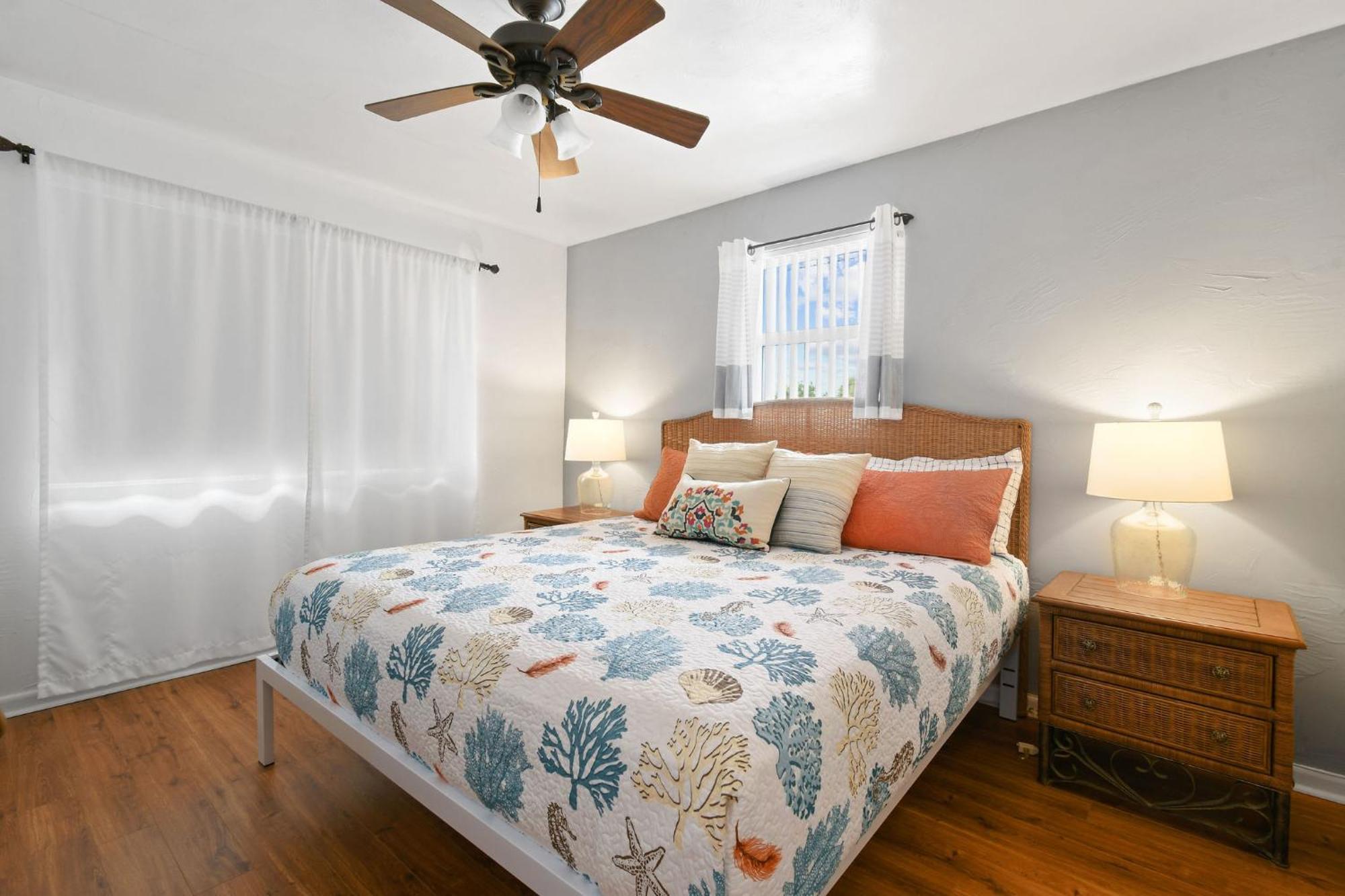 Sunshine Shores Boutique Apartments Палм Бийч Шорс Екстериор снимка