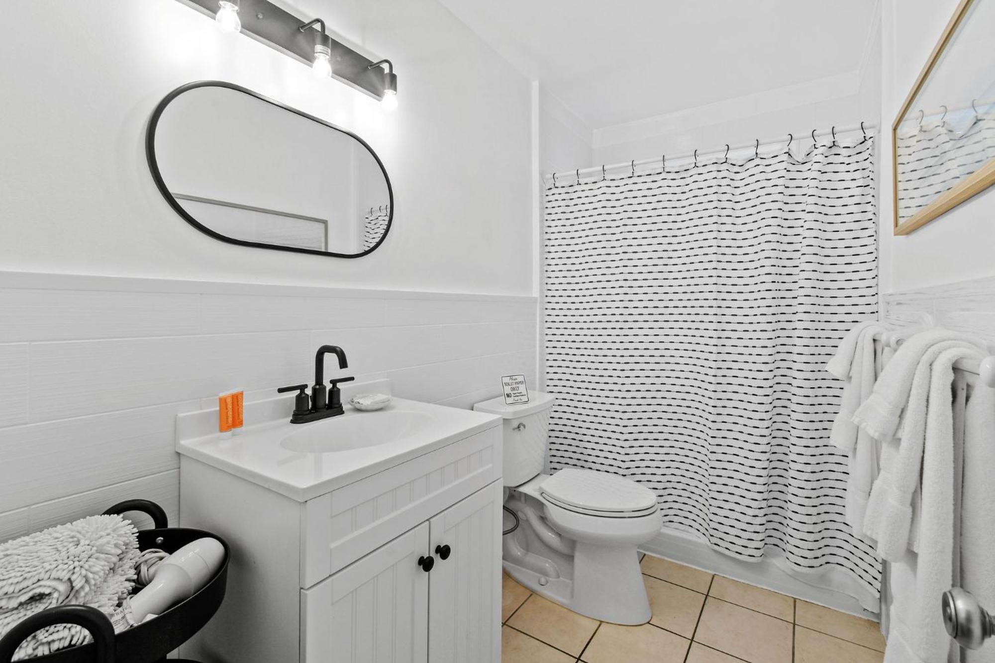Sunshine Shores Boutique Apartments Палм Бийч Шорс Екстериор снимка
