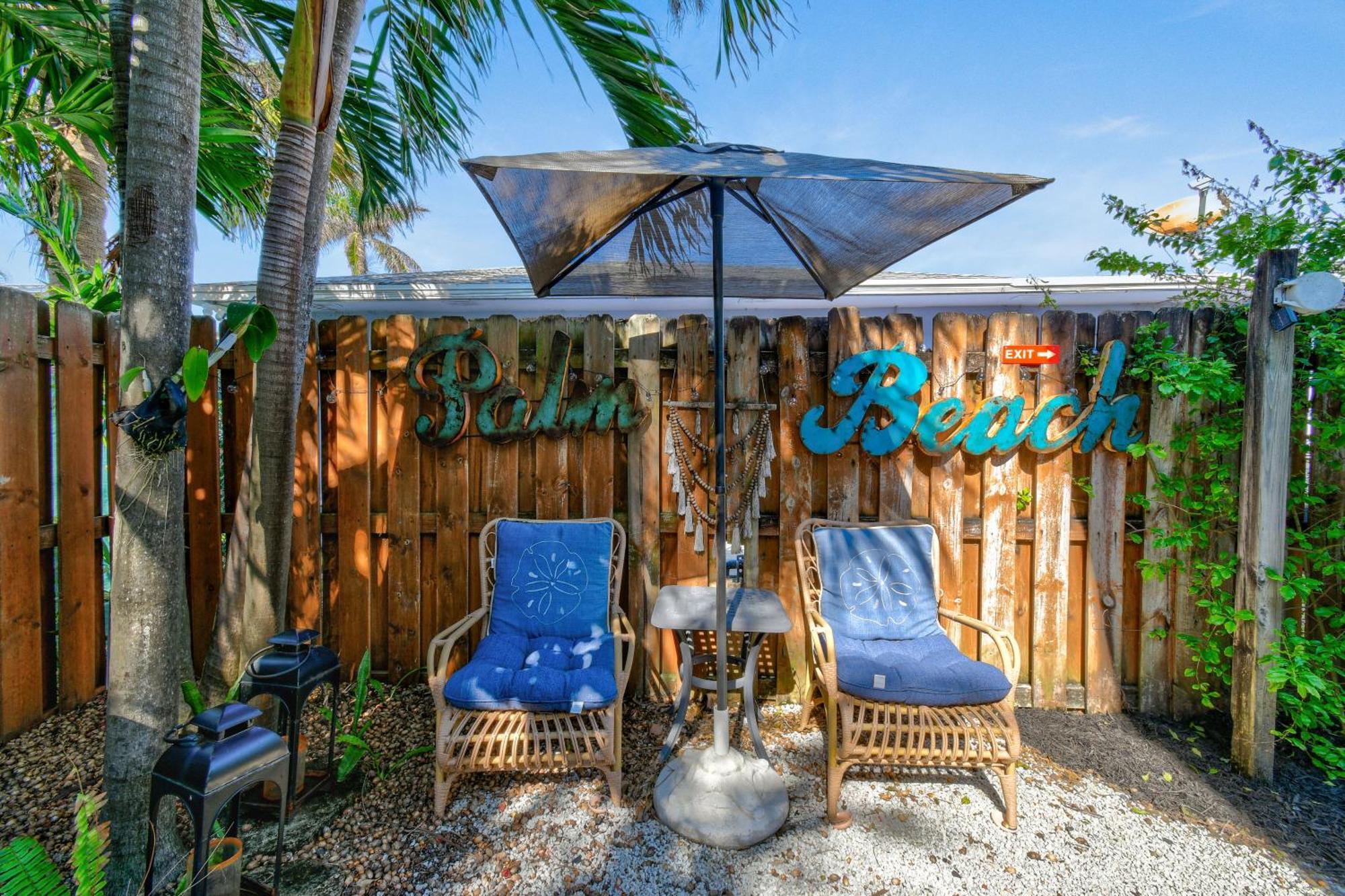 Sunshine Shores Boutique Apartments Палм Бийч Шорс Екстериор снимка