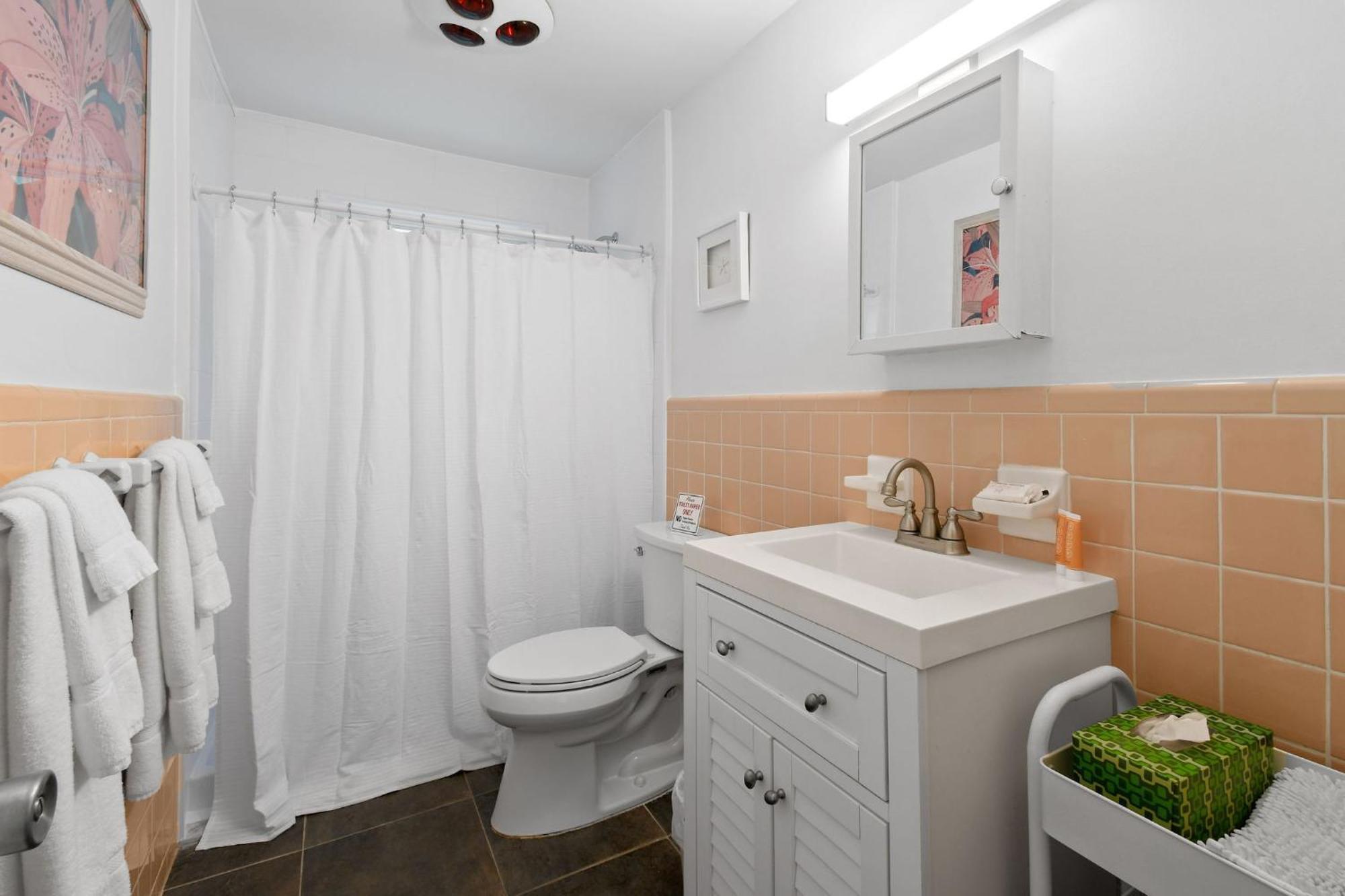 Sunshine Shores Boutique Apartments Палм Бийч Шорс Екстериор снимка