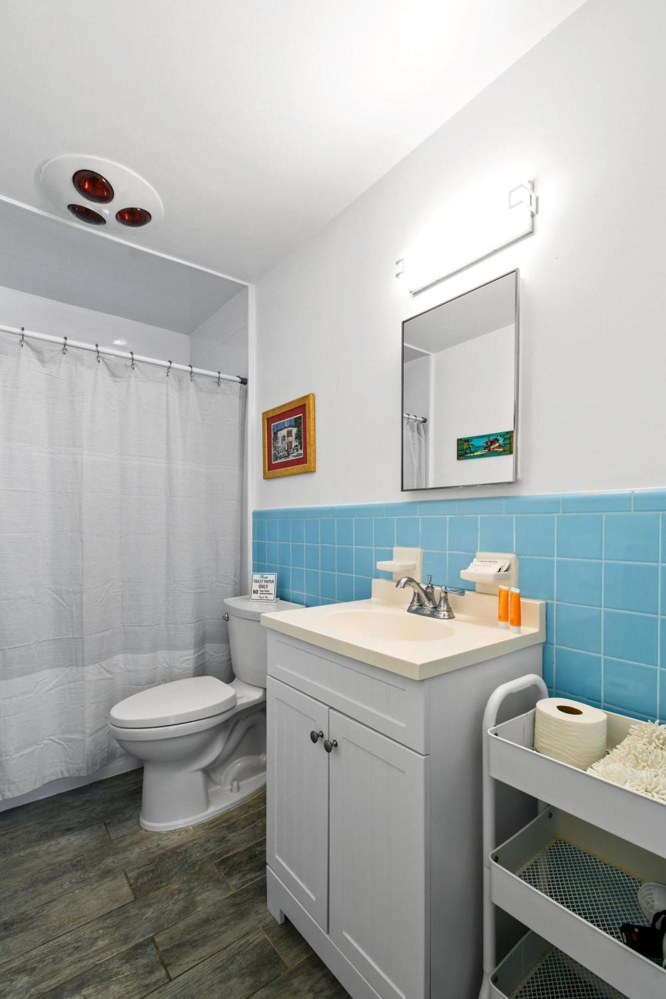 Sunshine Shores Boutique Apartments Палм Бийч Шорс Екстериор снимка