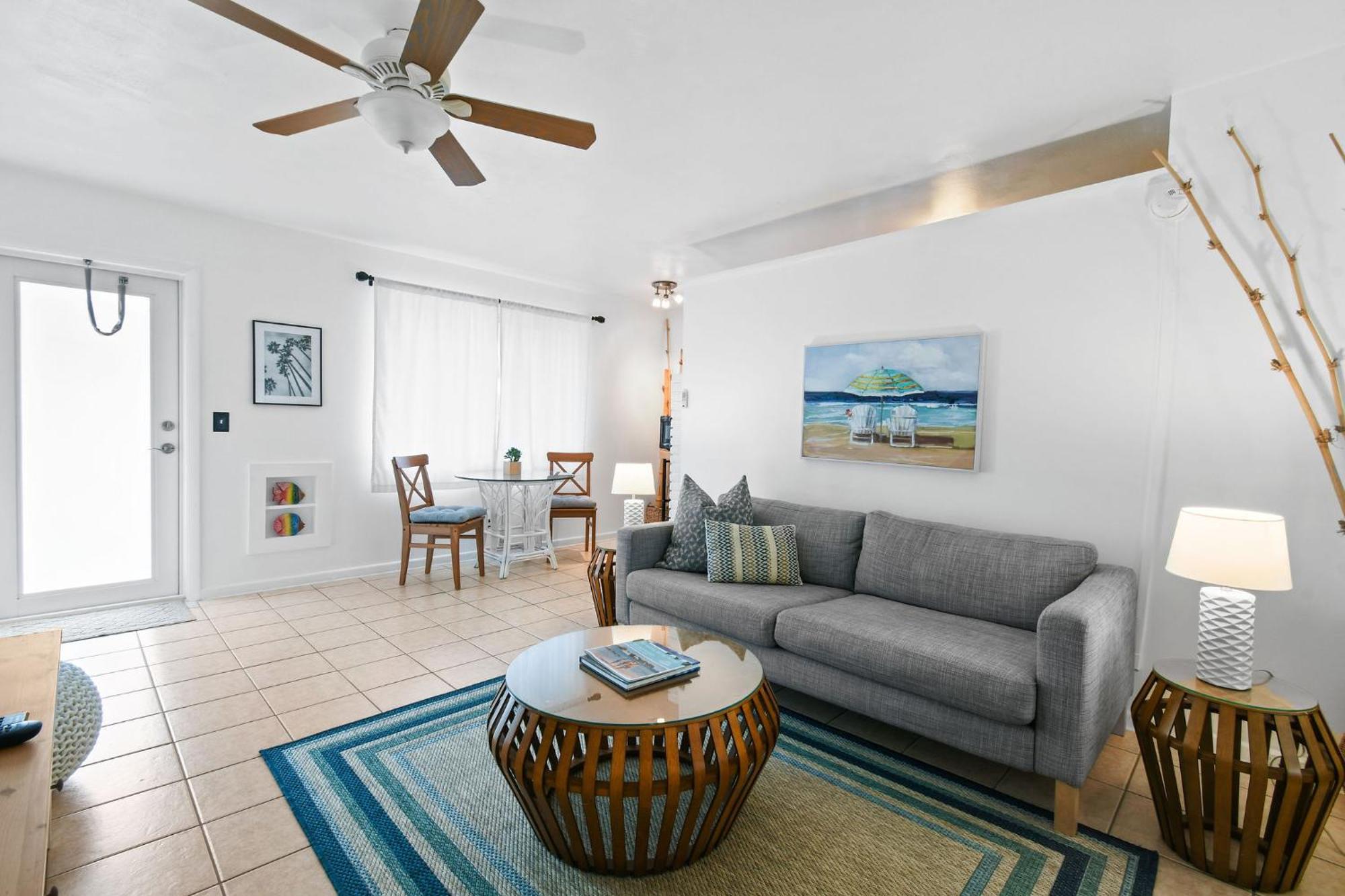Sunshine Shores Boutique Apartments Палм Бийч Шорс Екстериор снимка