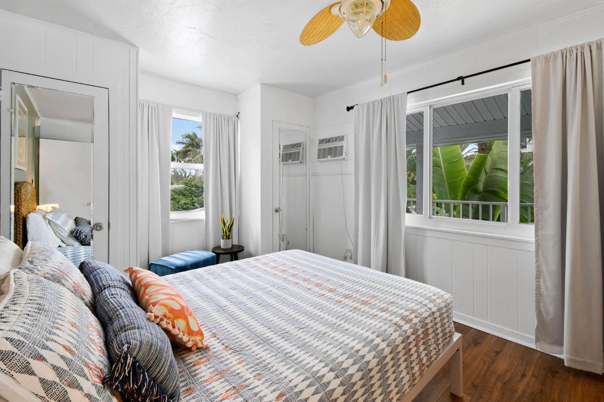 Sunshine Shores Boutique Apartments Палм Бийч Шорс Екстериор снимка