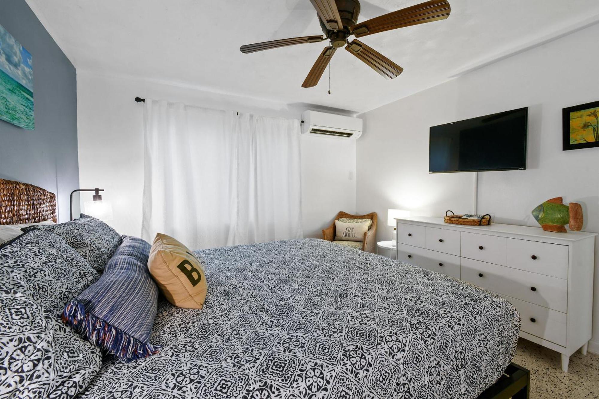 Sunshine Shores Boutique Apartments Палм Бийч Шорс Екстериор снимка