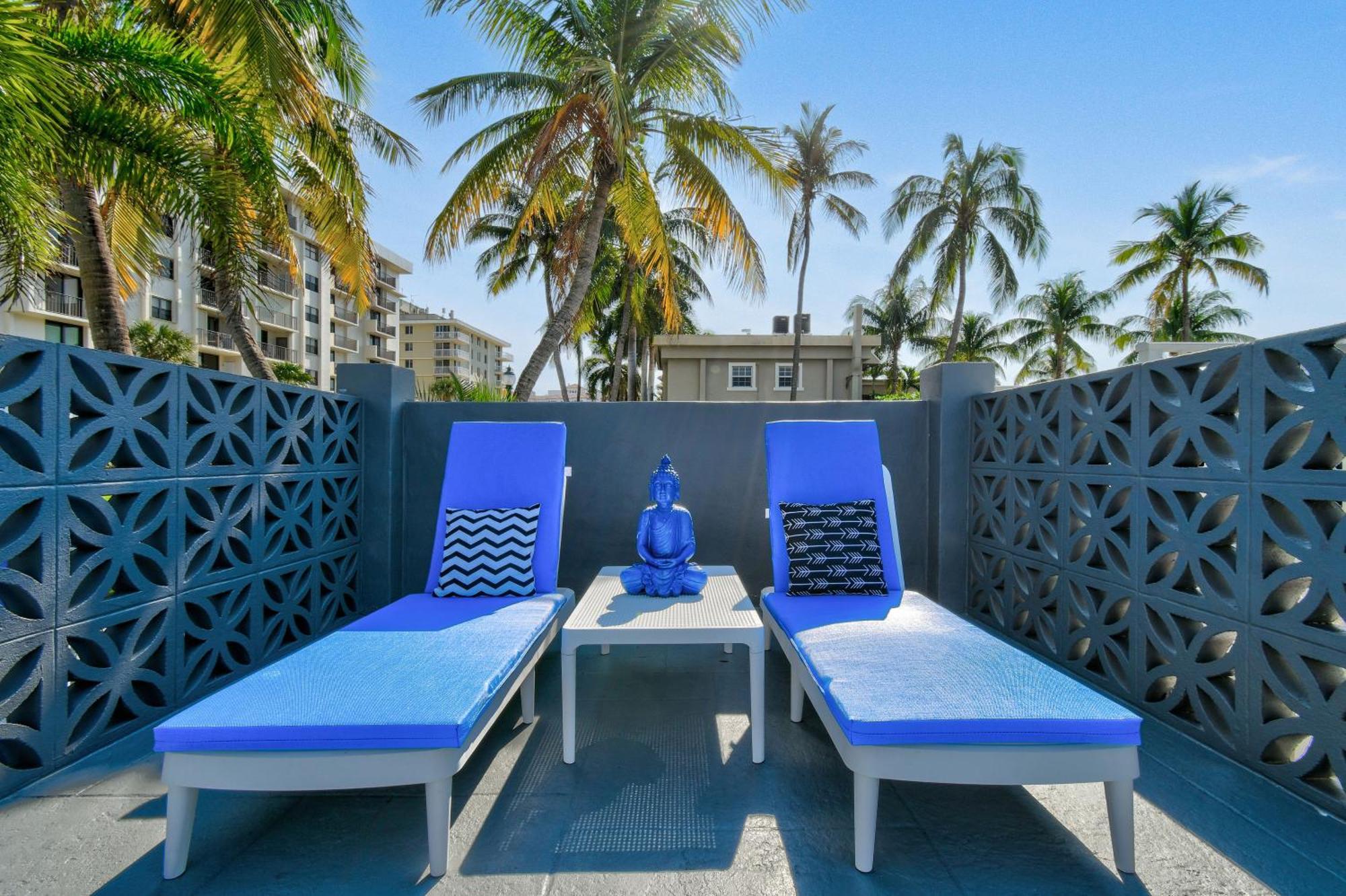 Sunshine Shores Boutique Apartments Палм Бийч Шорс Екстериор снимка